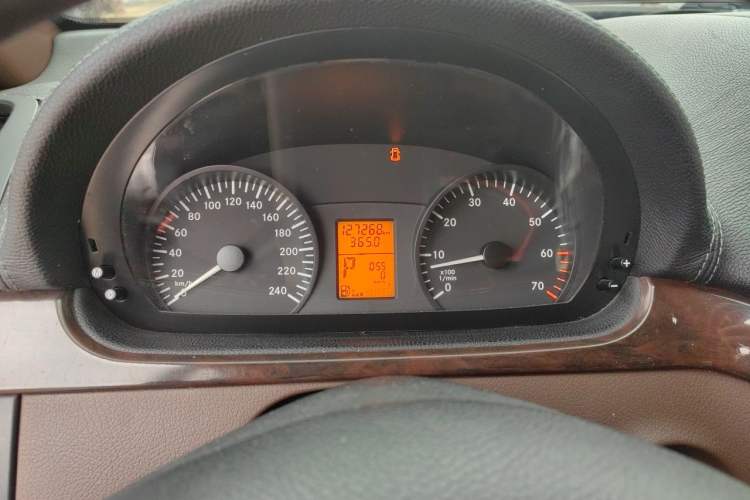 Used Mercedes-Benz Vito 2013 3.0L Elite Edition Instrument Cluster
