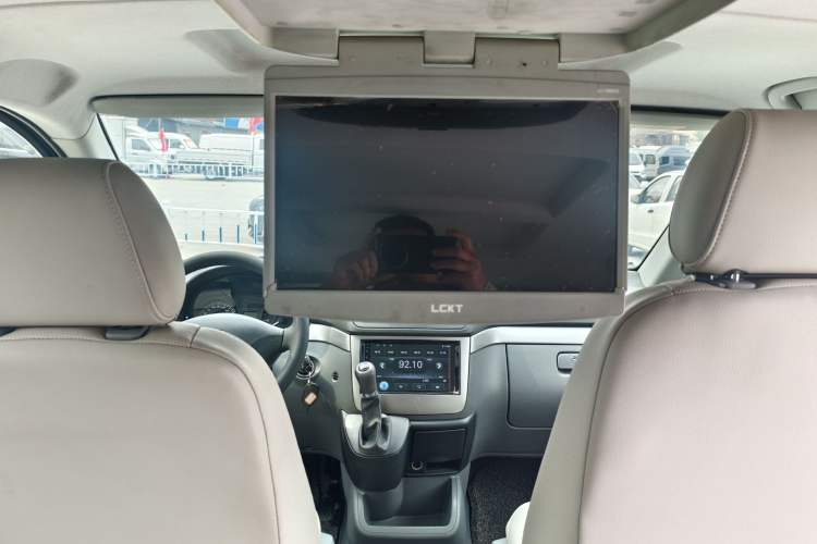 Used Mercedes-Benz Vito 2013 3.0L Elite Edition Interior 2