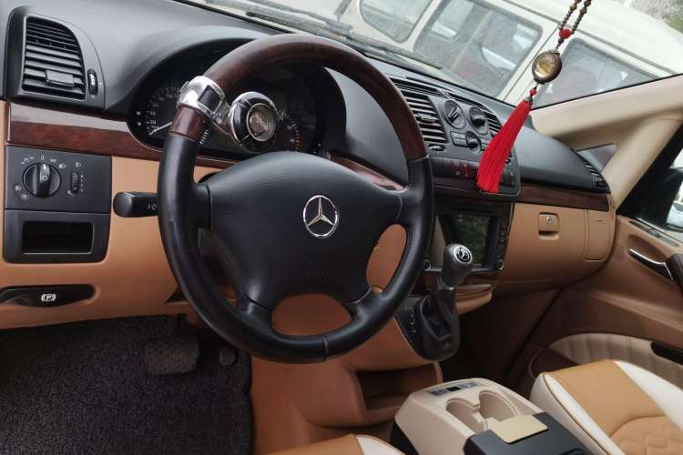 Used Mercedes-Benz Vito 2013 3.0L Elite Edition Interior 3