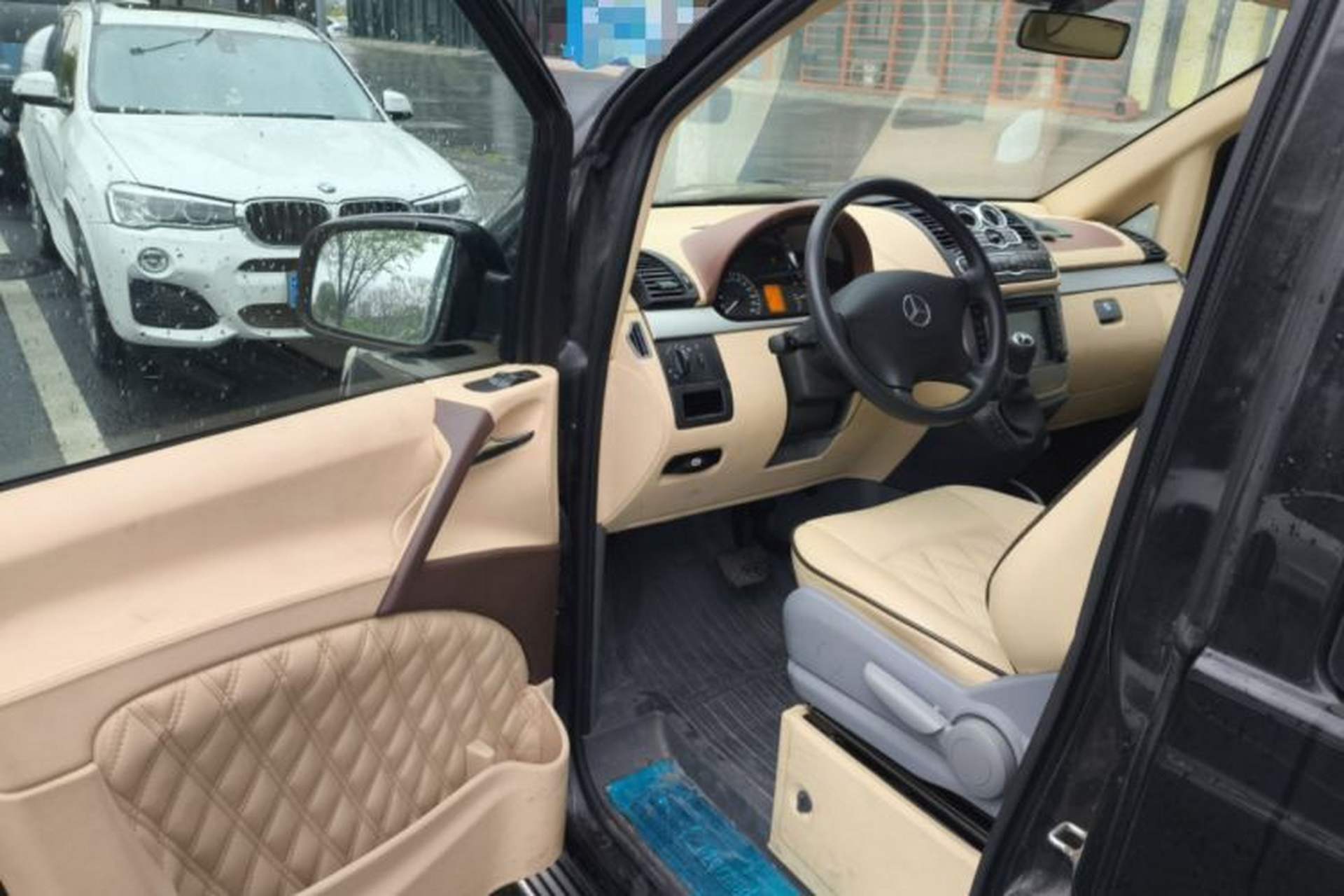 Used Mercedes-Benz Vito 2013 3.0L Business Edition Interior 3