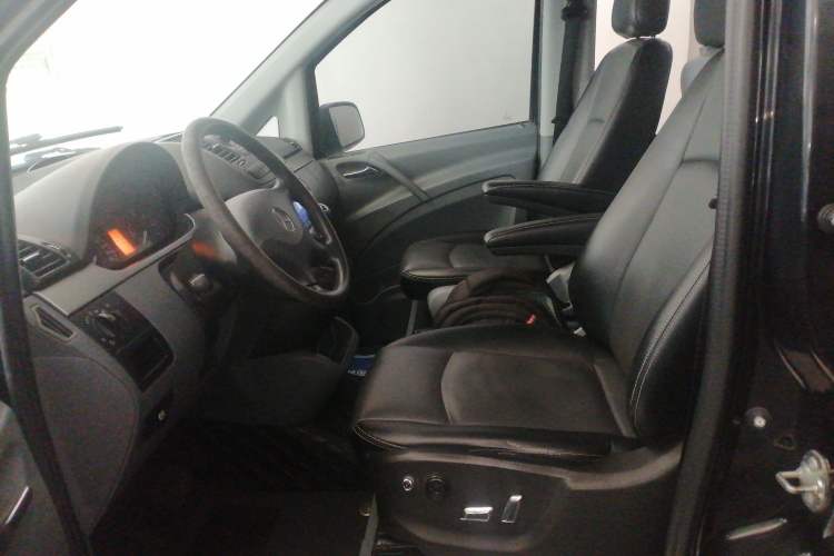 Used Mercedes-Benz Vito 2013 3.0L Elite Edition Left Front Seat