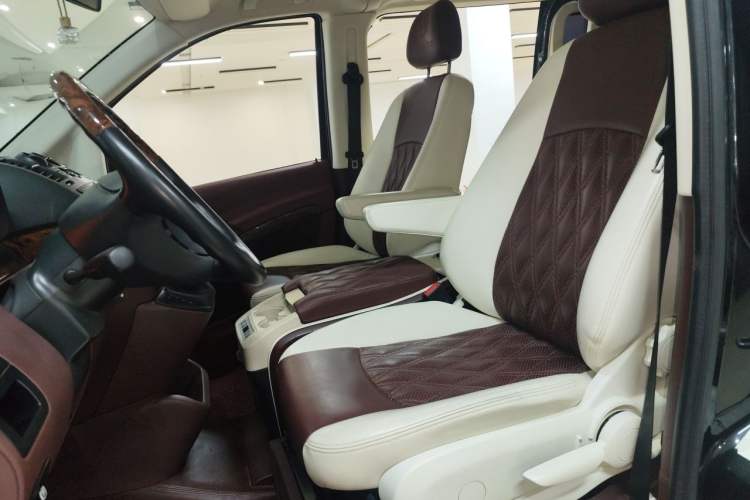 Used Mercedes-Benz Vito 2013 3.0L Elite Edition Left Front Seat