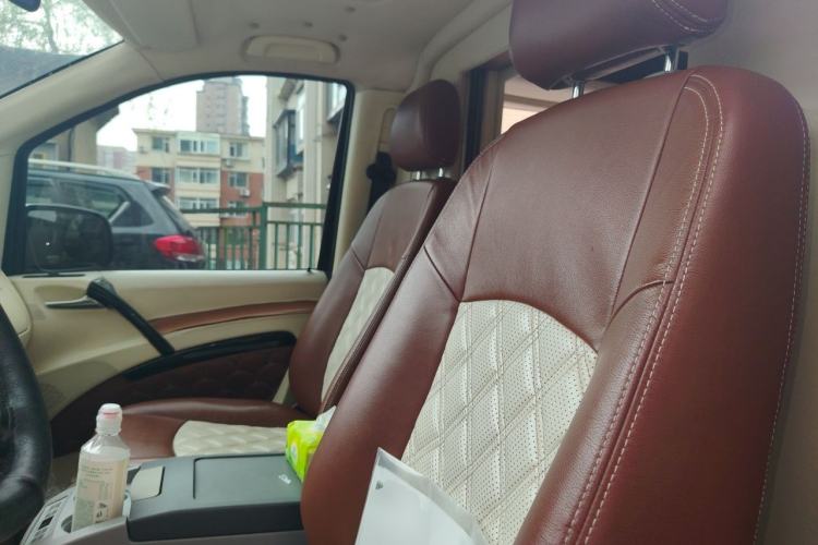 Used Mercedes-Benz Vito 2013 3.0L Elite Edition Left Front Seat