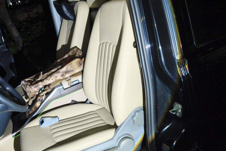 Used Mercedes-Benz Vito 2013 3.0L Elite Edition Left Front Seat