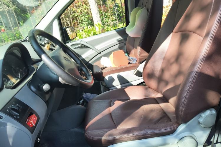Used Mercedes-Benz Vito 2013 3.0L Elite Edition Left Front Seat