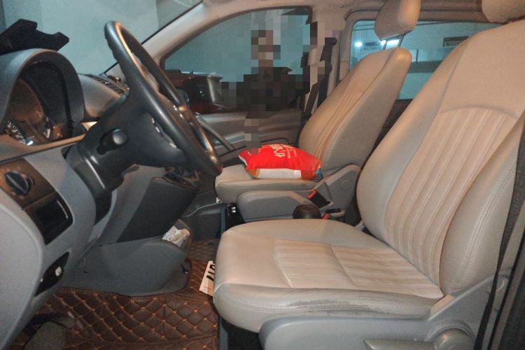 Used Mercedes-Benz Vito 2013 3.0L Elite Edition Left Front Seat
