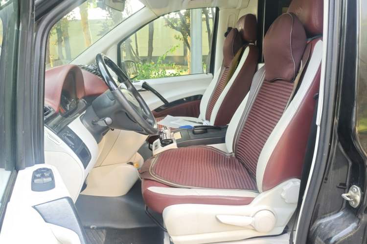 Used Mercedes-Benz Vito  Left Front Seat