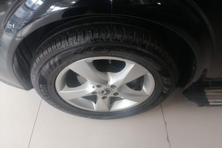Used Mercedes-Benz Vito 2013 3.0L Elite Edition Left Front Wheel Hub