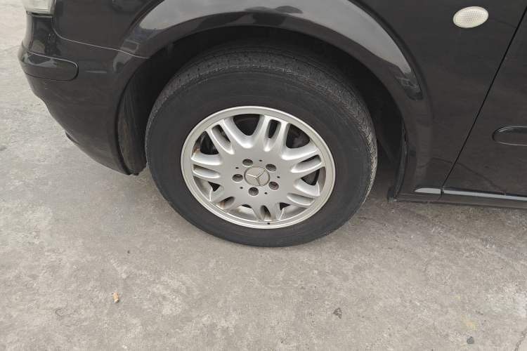 Used Mercedes-Benz Vito 2013 3.0L Business Edition Left Front Wheel Hub