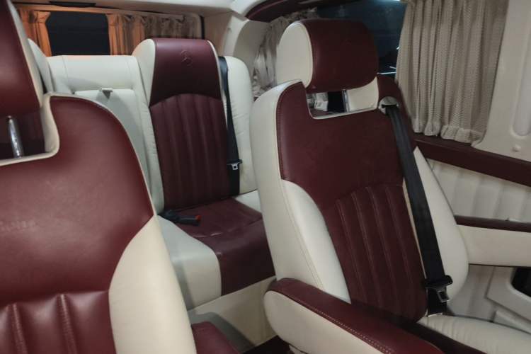 Used Mercedes-Benz Vito 2013 3.0L Elite Edition Left Rear Seat