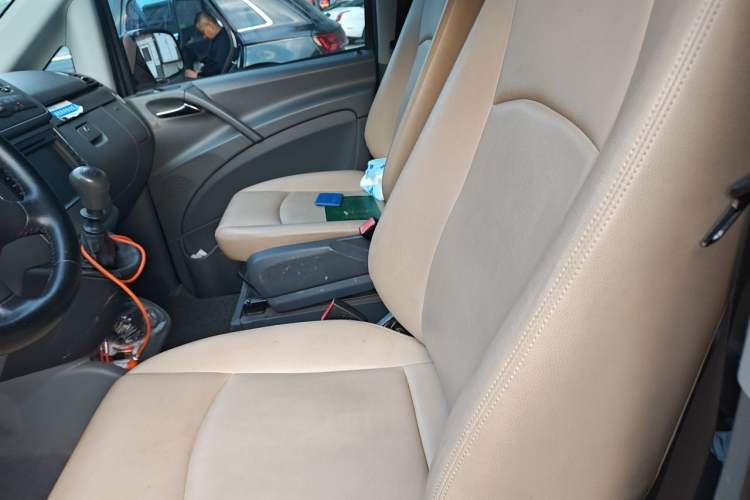 Used Mercedes-Benz Vito 2013 2.1T Elite Edition Left Rear Seat