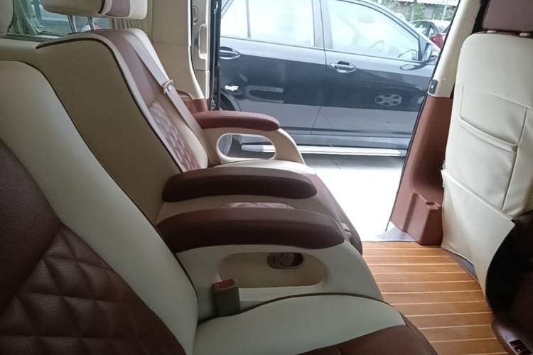 Used Mercedes-Benz Vito 2013 3.0L Elite Edition Left Rear Seat