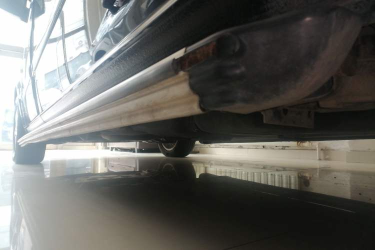 Used Mercedes-Benz Vito 2013 3.0L Elite Edition Left Side Sill
