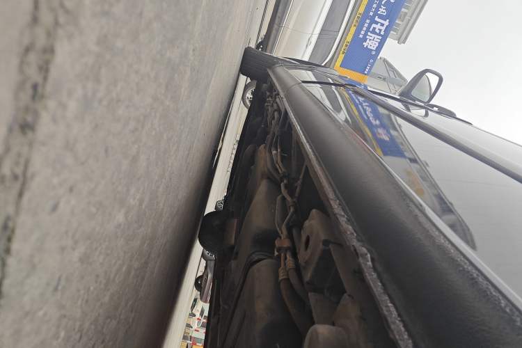 Used Mercedes-Benz Vito 2013 3.0L Business Edition Left Side Sill