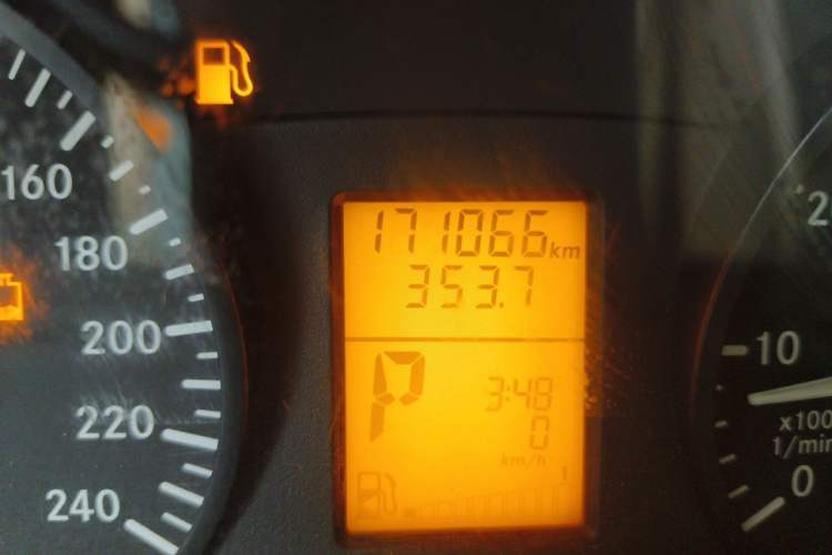 Used Mercedes-Benz Vito  Odometer Close Up