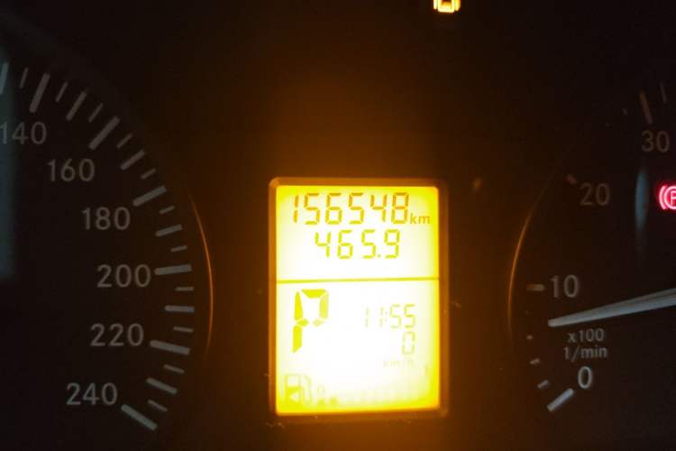 Used Mercedes-Benz Vito 2013 3.0L Elite Edition Odometer Close Up