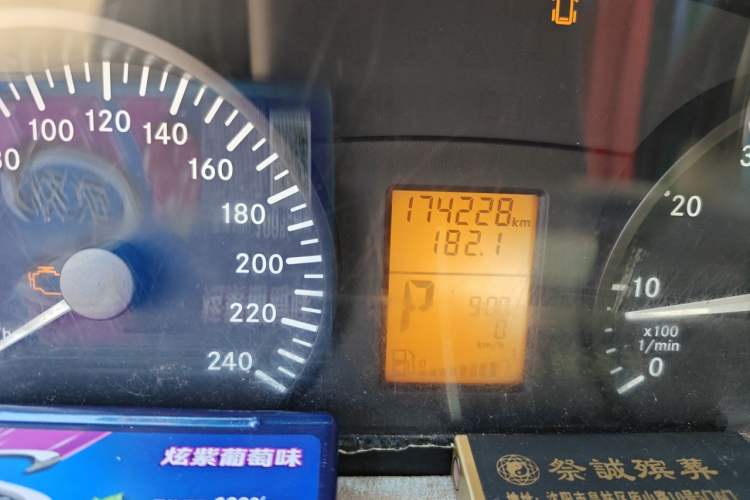 Used Mercedes-Benz Vito 2013 3.0L Elite Edition Odometer Close Up