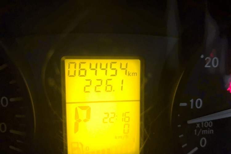 Used Mercedes-Benz Vito  Odometer Close Up