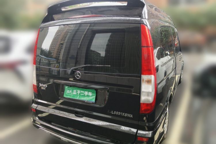 Used Mercedes-Benz Vito  Rear Right 45 Deg