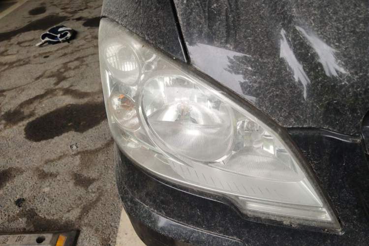 Used Mercedes-Benz Vito 2013 3.0L Elite Edition Right Front Headlight