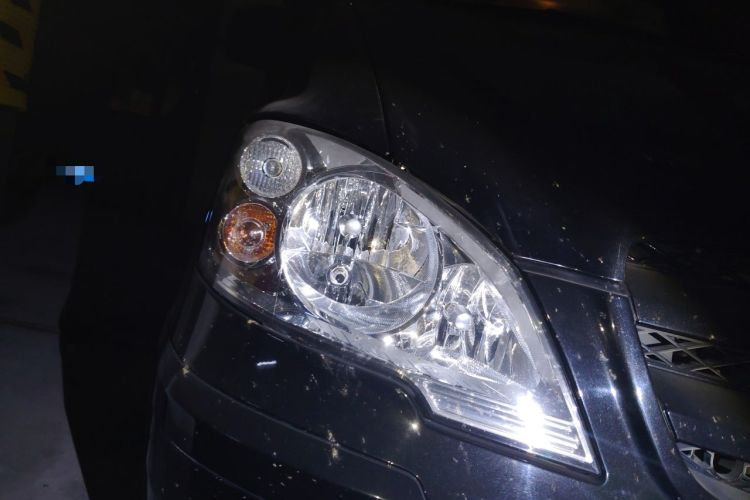 Used Mercedes-Benz Vito 2013 3.0L Elite Edition Right Front Headlight