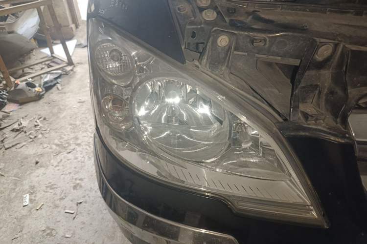 Used Mercedes-Benz Vito 2013 3.0L Business Edition Right Front Headlight