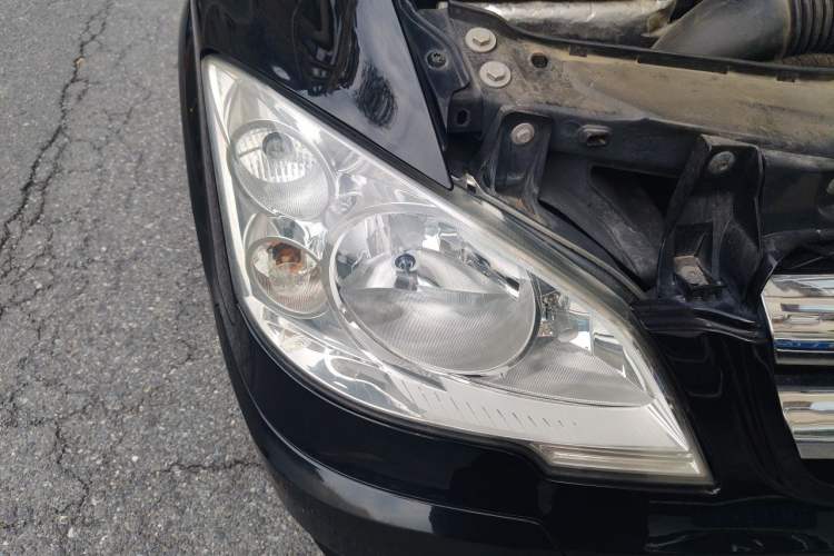 Used Mercedes-Benz Vito 2013 3.0L Elite Edition Right Front Headlight