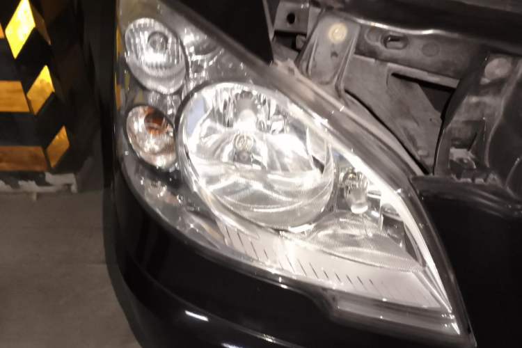 Used Mercedes-Benz Vito 2013 3.0L Business Edition Right Front Headlight