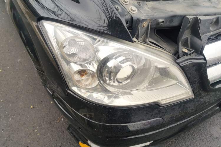 Used Mercedes-Benz Vito 2013 3.0L Elite Edition Right Front Headlight