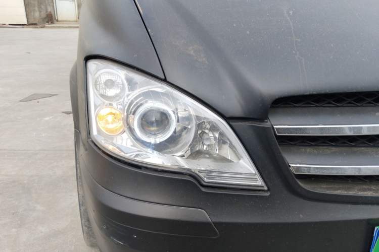 Used Mercedes-Benz Vito 2013 3.0L Elite Edition Right Front Headlight