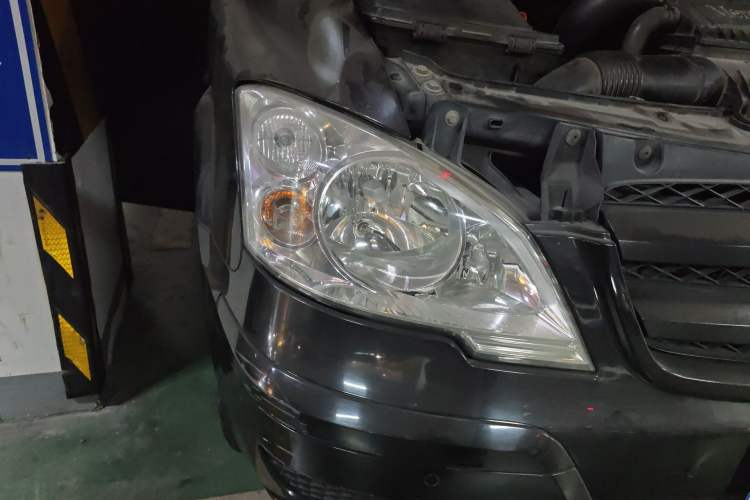 Used Mercedes-Benz Vito 2013 3.0L Business Edition Right Front Headlight