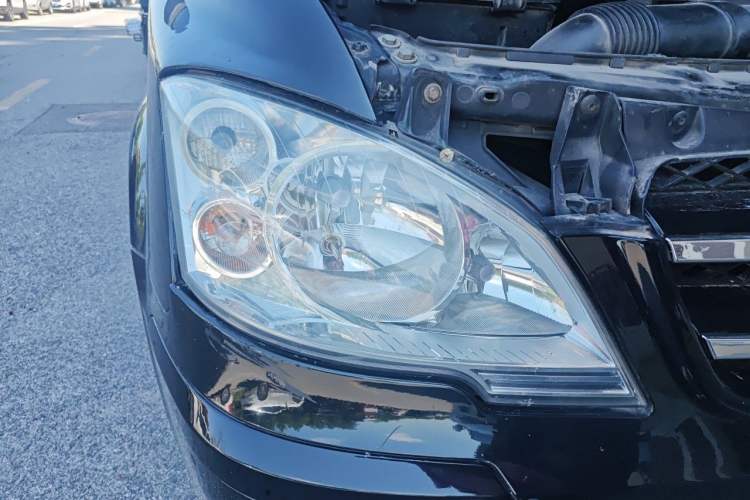 Used Mercedes-Benz Vito 2013 3.0L Elite Edition Right Front Headlight