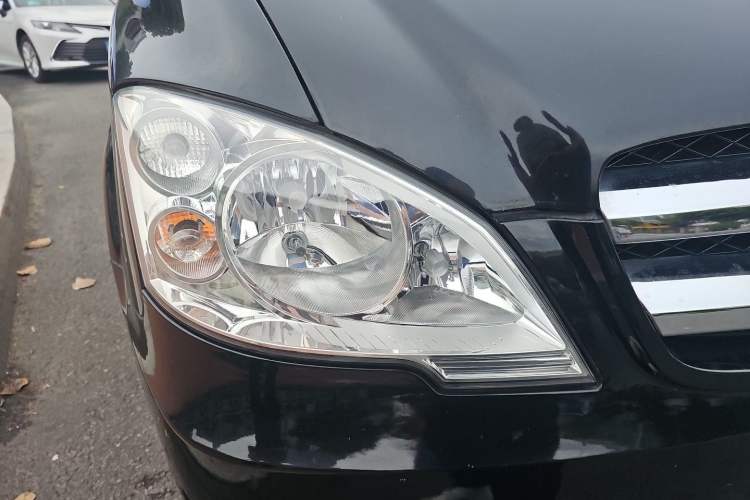 Used Mercedes-Benz Vito 2013 3.0L Elite Edition Right Front Headlight