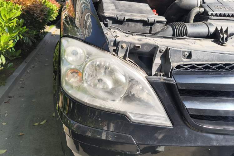 Used Mercedes-Benz Vito 2013 3.0L Elite Edition Right Front Headlight