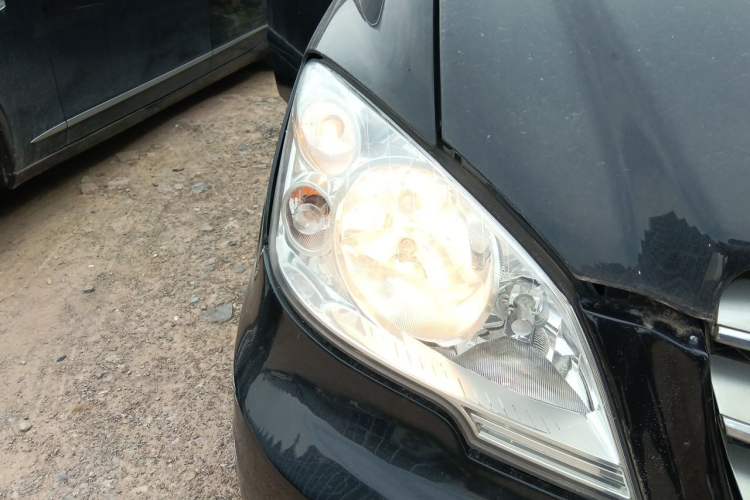 Used Mercedes-Benz Vito 2013 3.0L Elite Edition Right Front Headlight