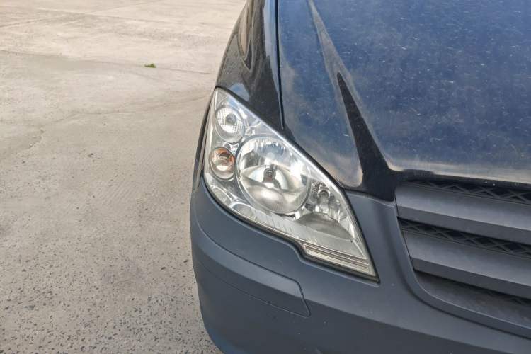 Used Mercedes-Benz Vito 2013 2.1T Elite Edition Right Front Headlight