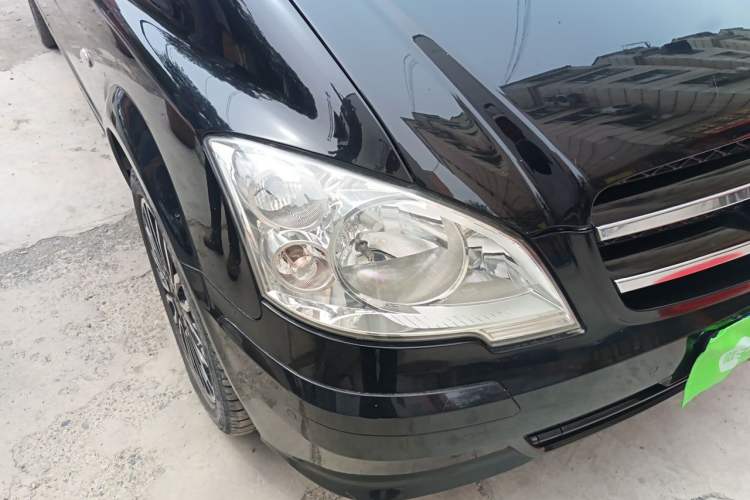 Used Mercedes-Benz Vito 2013 3.0L Elite Edition Right Front Headlight