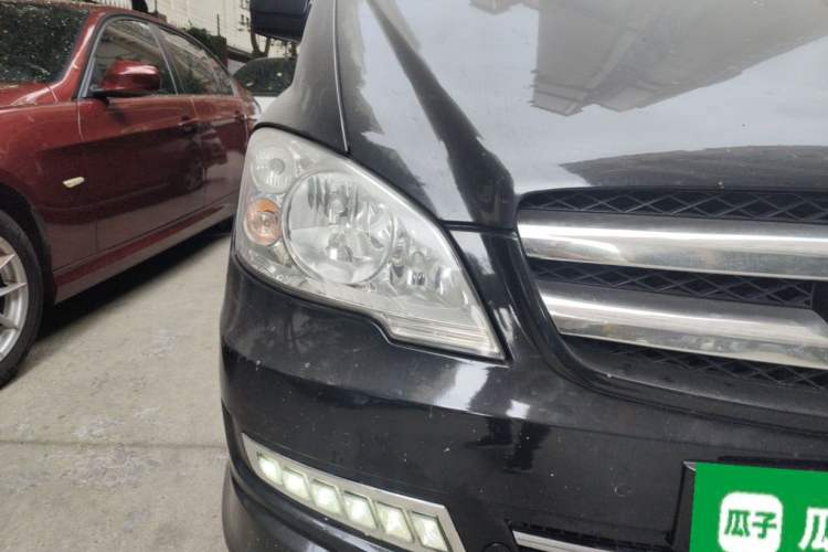 Used Mercedes-Benz Vito 2013 3.0L Elite Edition Right Front Headlight