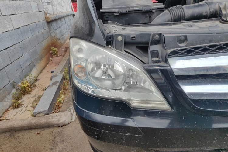 Used Mercedes-Benz Vito 2013 3.0L Elite Edition Right Front Headlight