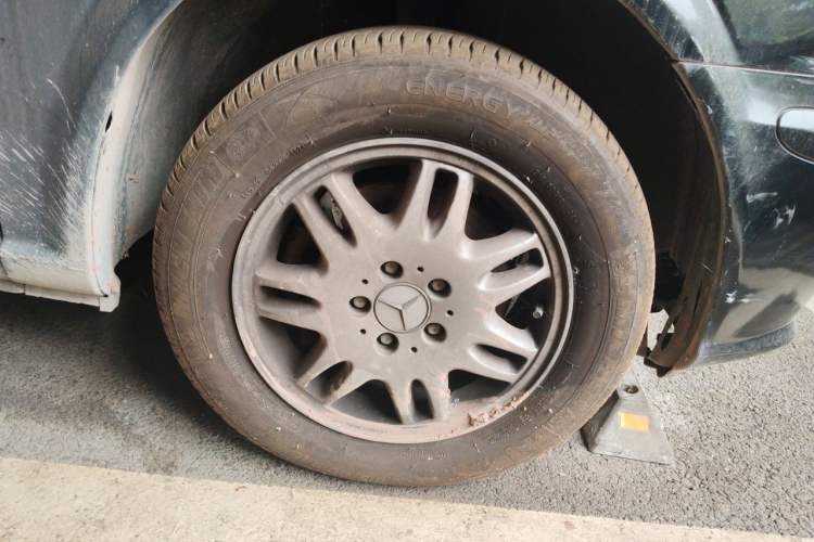 Used Mercedes-Benz Vito 2013 3.0L Elite Edition Right Front Wheel Hub