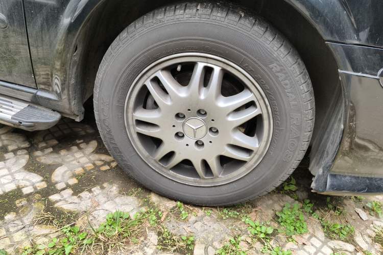 Used Mercedes-Benz Vito 2013 3.0L Elite Edition Right Front Wheel Hub