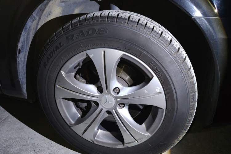 Used Mercedes-Benz Vito 2013 3.0L Elite Edition Right Front Wheel Hub