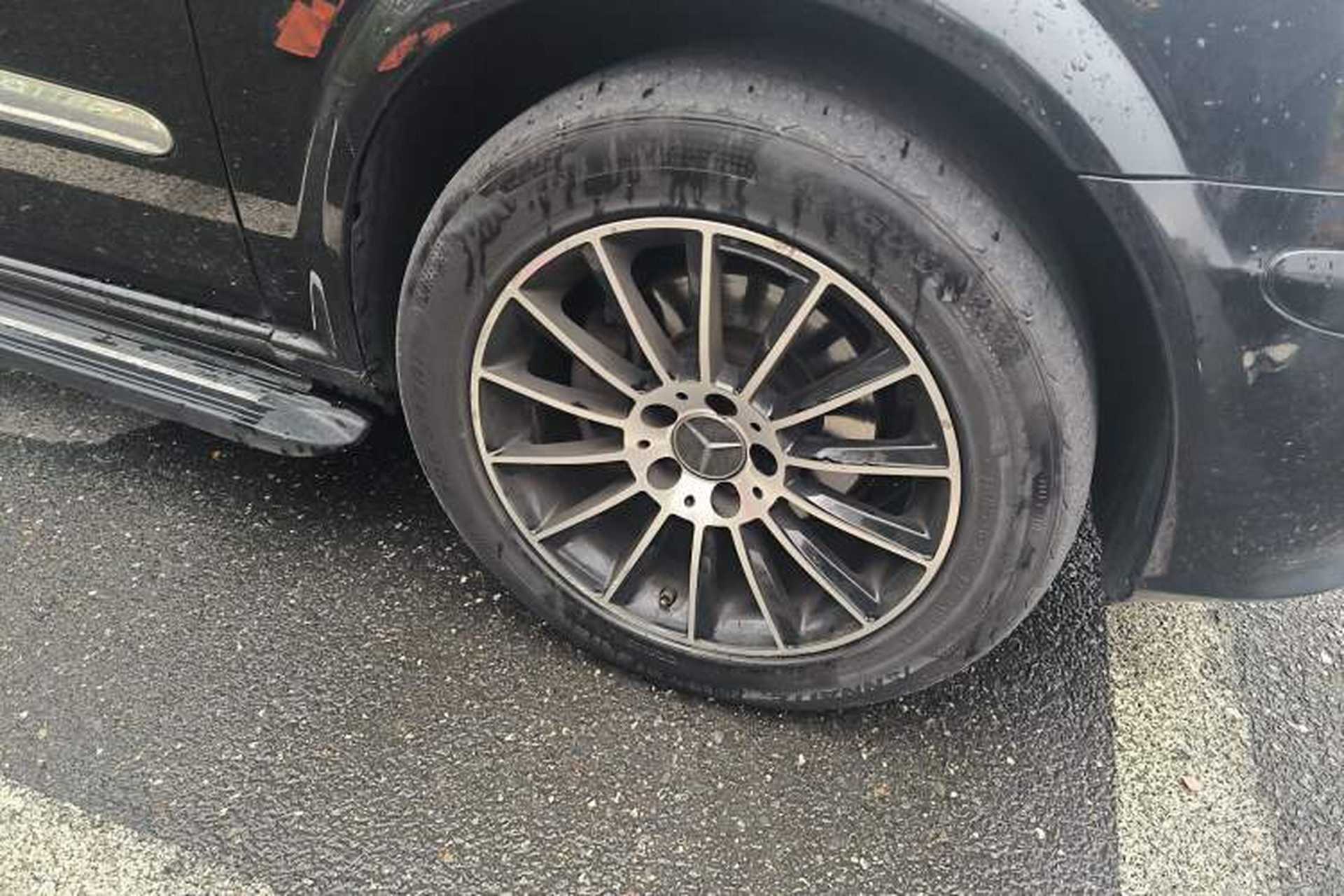 Used Mercedes-Benz Vito  Right Front Wheel Hub