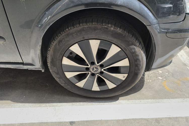 Used Mercedes-Benz Vito 2013 3.0L Elite Edition Right Front Wheel Hub