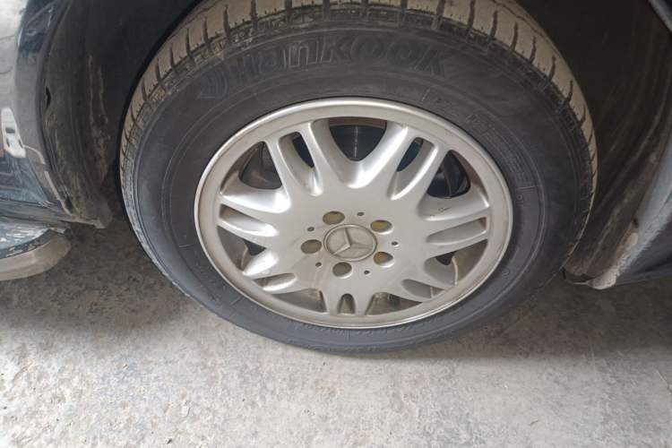 Used Mercedes-Benz Vito 2013 3.0L Business Edition Right Front Wheel Hub