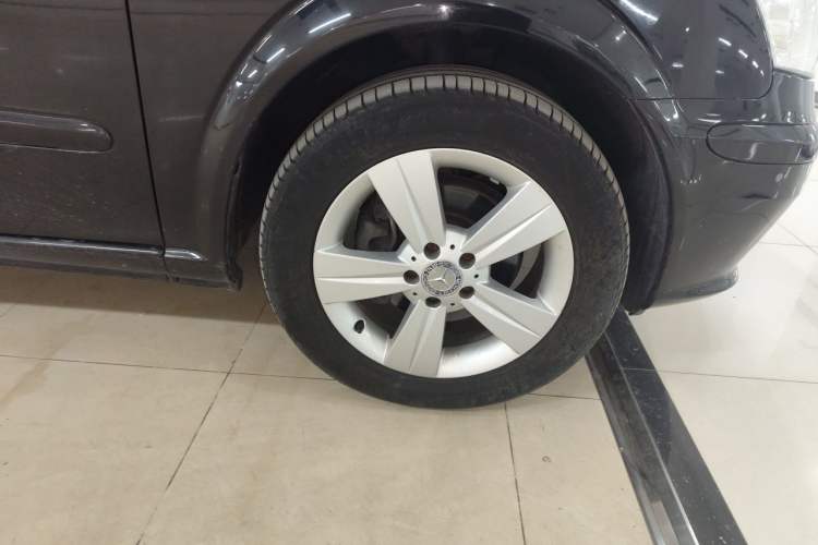 Used Mercedes-Benz Vito 2013 3.0L Elite Edition Right Front Wheel Hub