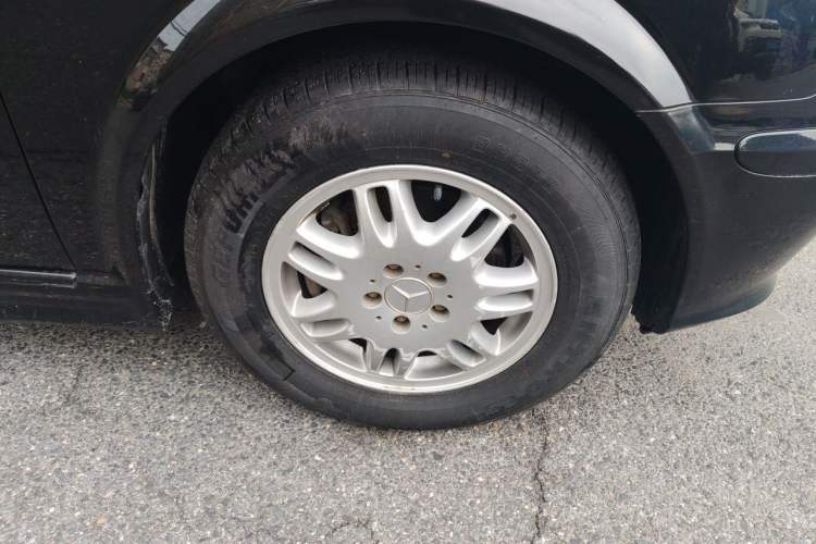 Used Mercedes-Benz Vito 2013 3.0L Elite Edition Right Front Wheel Hub