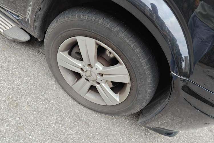 Used Mercedes-Benz Vito 2013 3.0L Business Edition Right Front Wheel Hub