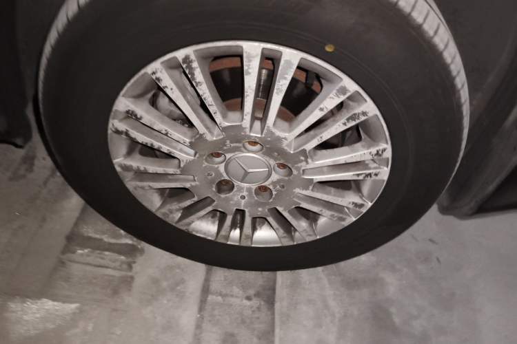 Used Mercedes-Benz Vito 2013 3.0L Business Edition Right Front Wheel Hub