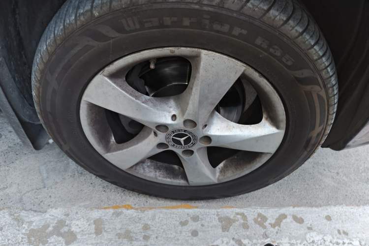Used Mercedes-Benz Vito 2013 2.1T Elite Edition Right Front Wheel Hub